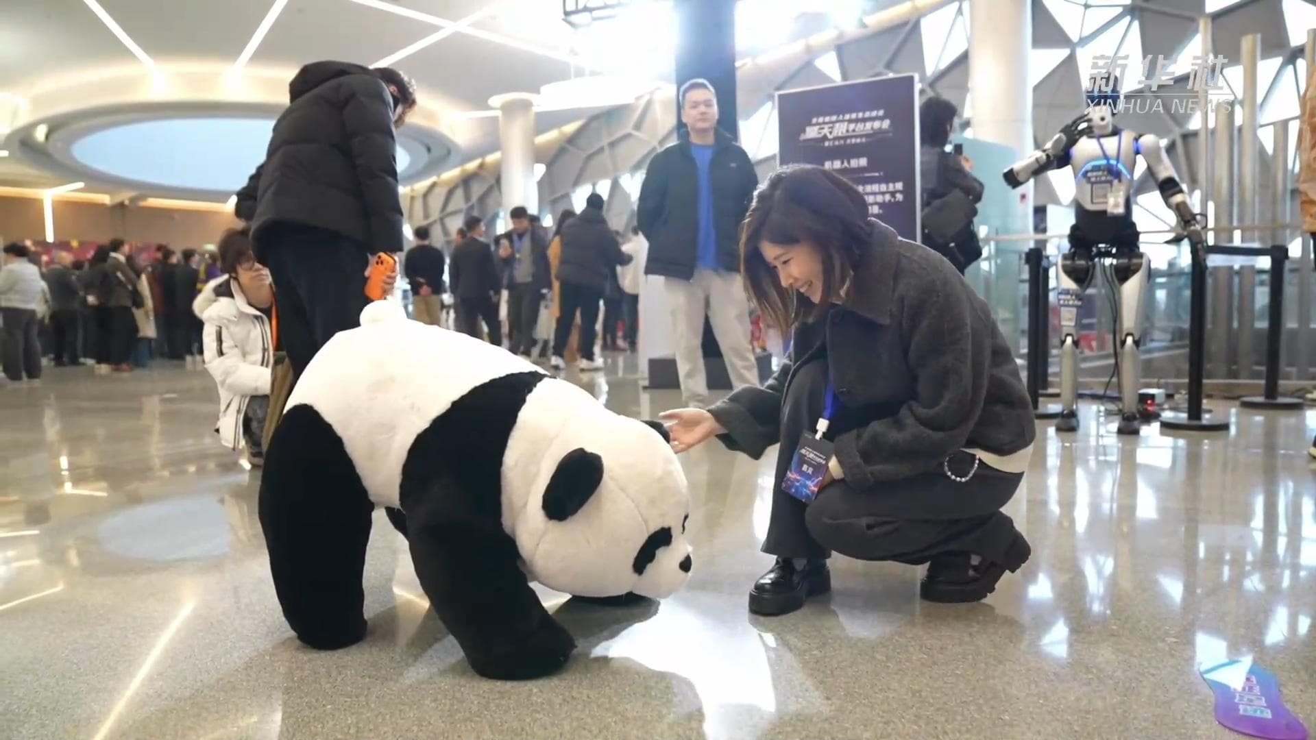 AgiBot เปิดแพลตฟอร์ม 'ให้เช่าหุ่นยนต์' หลายแบบทั่วจีน