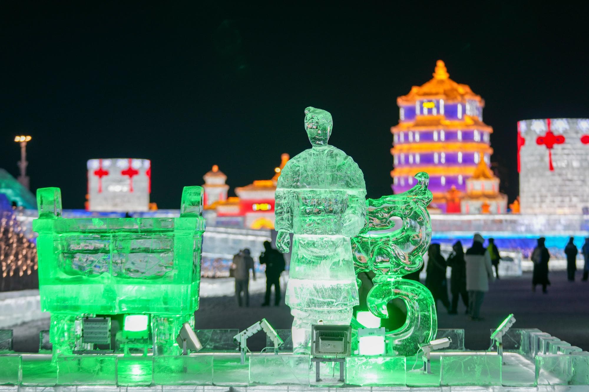 สวนสนุกน้ำแข็ง-หิมะฮาร์บินโชว์ 'น้ำแข็งแกะสลัก' ชุดใหม่