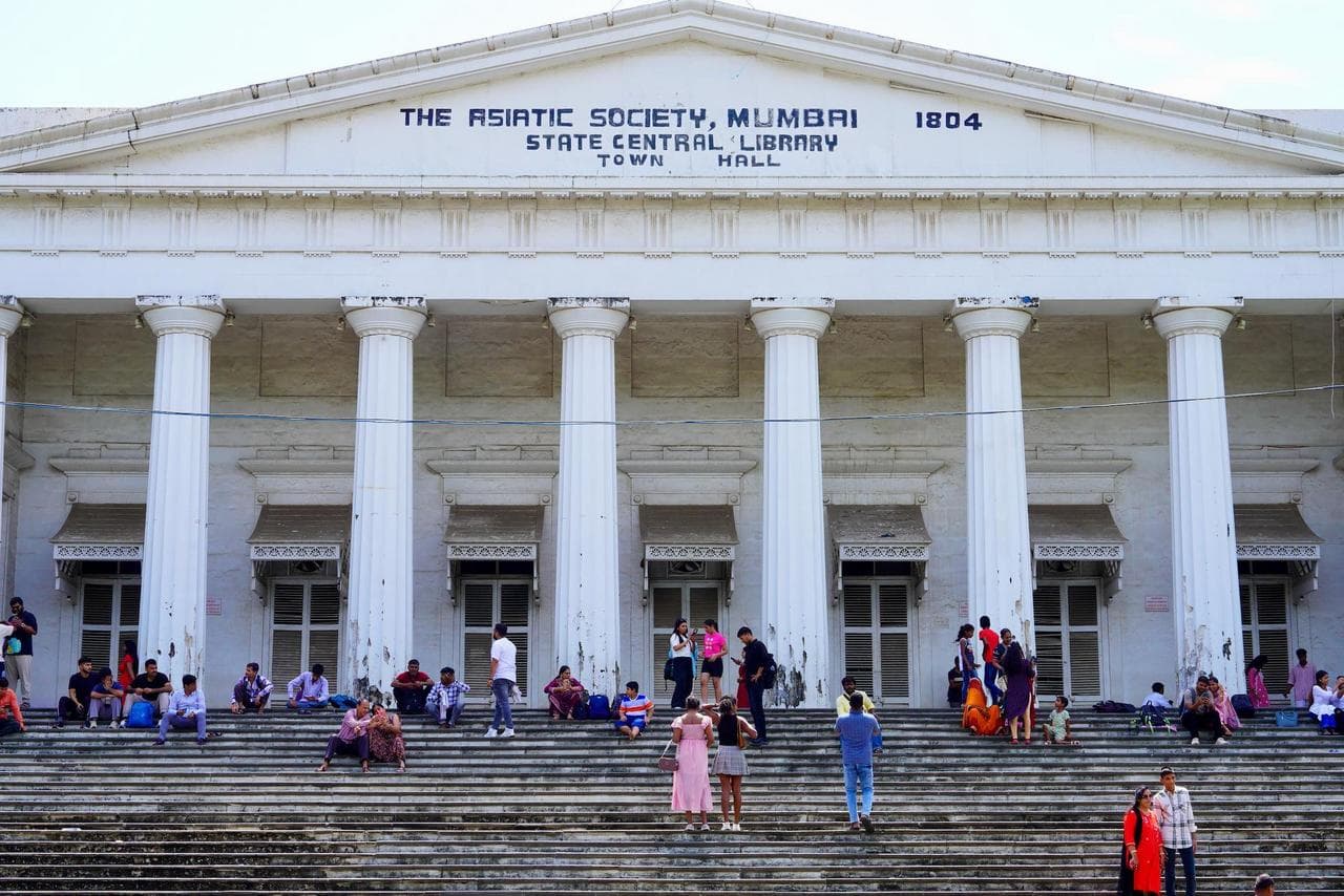 อินเดียสั่ง X Corp.ควบคุม 'เนื้อหาลามกอนาจาร' จากเอไอแชตบอต Grok