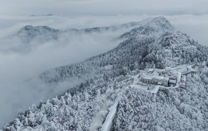 น้ำค้างแข็งเนรมิต 'ขุนเขาเหิงซาน' งดงามดังแดนสวรรค์