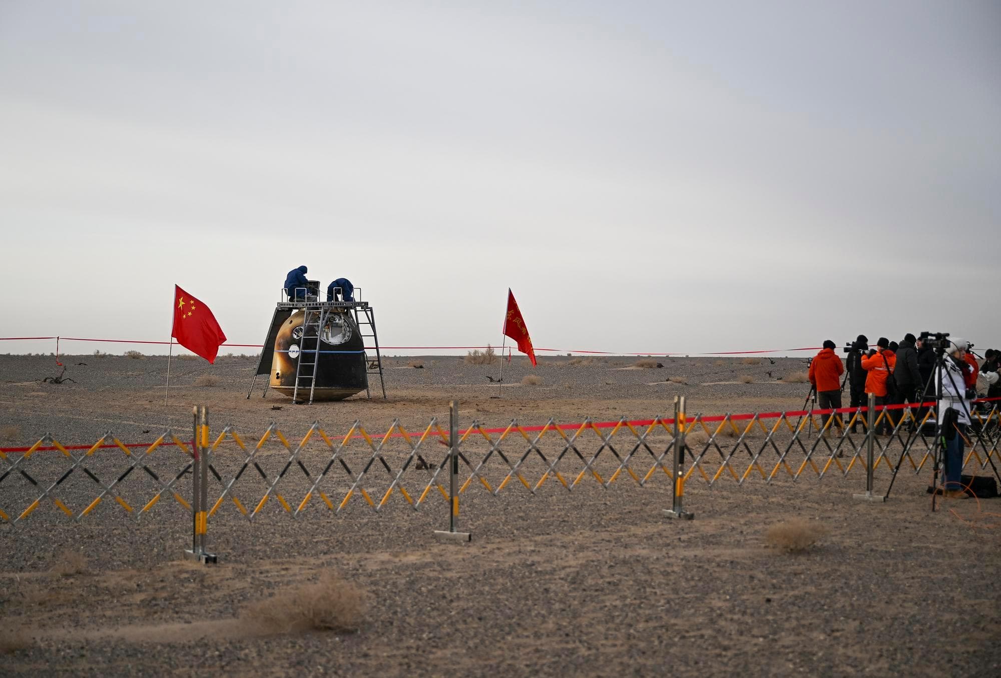 แคปซูลส่งกลับ 'เสินโจว-20' กลับถึงพื้นโลกแล้ว