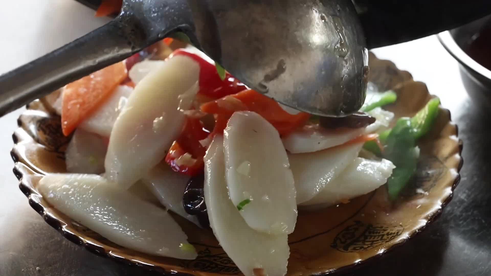 สารพัดเมนูจาก 'หัวมัน' ชาวฮาหนีรังสรรค์วันอากาศหนาว