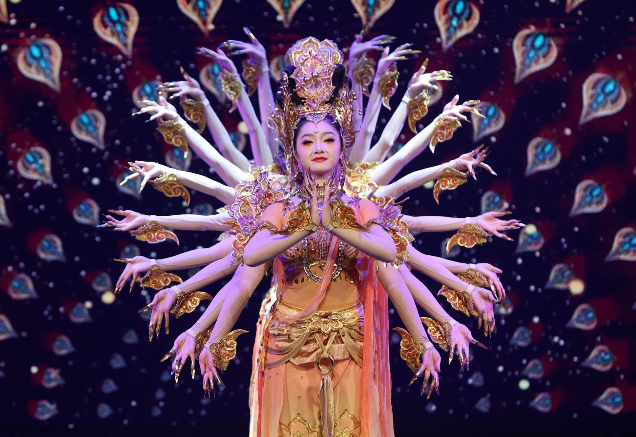 ศิลปินจีนขึ้นเวทีแอลจีเรีย ถ่ายทอดการแสดงงดงามฉลองตรุษจีน