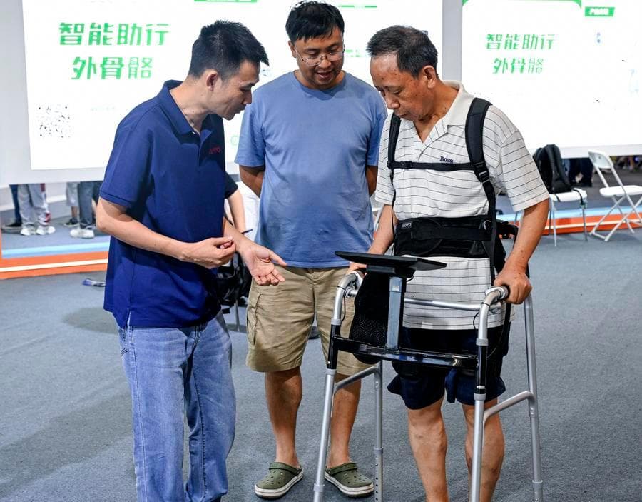 จีนหนุนใช้เทคโนโลยี 'ดูแลผู้สูงอายุ' ยกระดับความเป็นอยู่ผู้สูงวัย