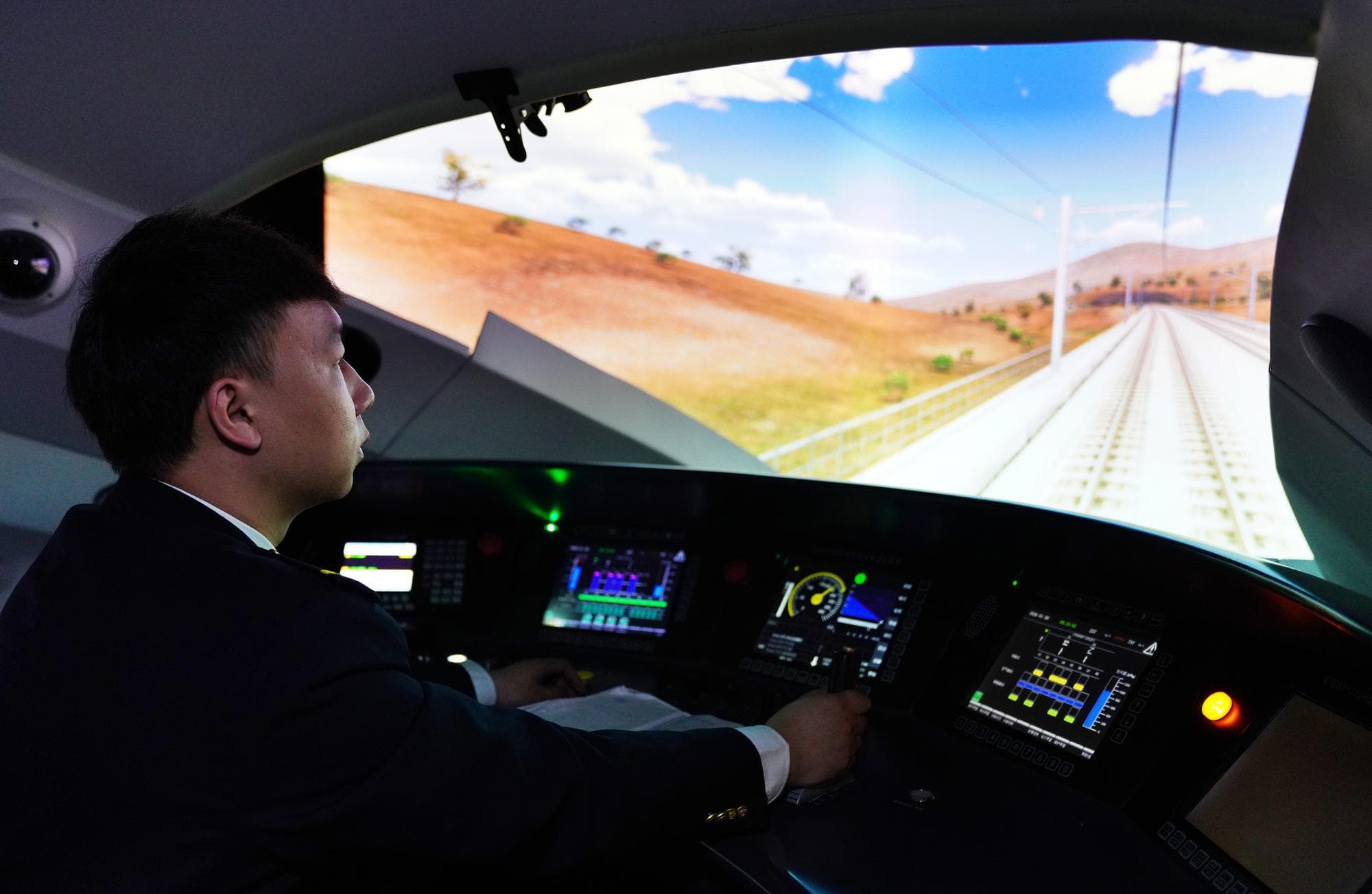 จนท.รถไฟปักกิ่ง ลุยงานเตรียมรองรับชุนอวิ้น