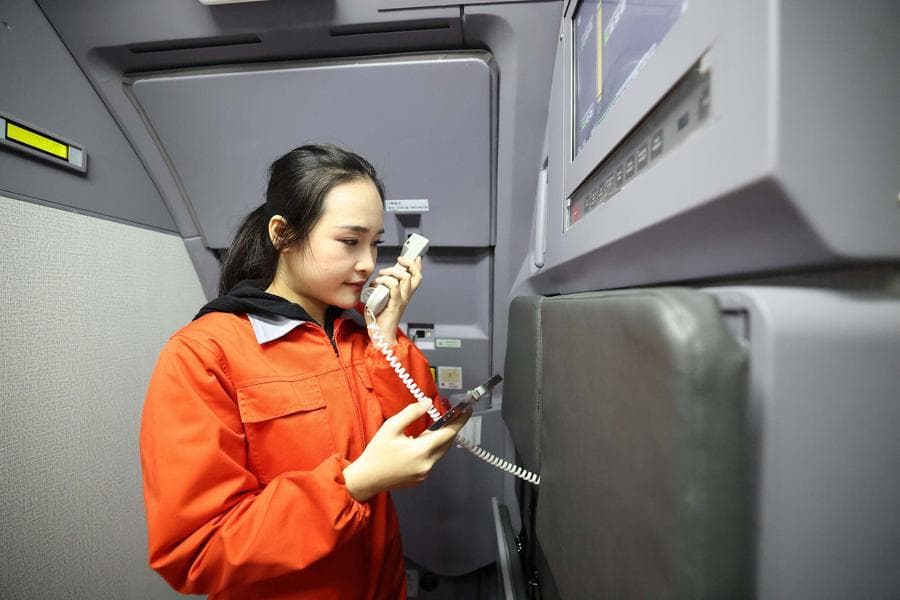 นศ.สาวไทยพิชิตหลักสูตรอบรม 'พนักงานต้อนรับบนเครื่องบิน' ในเทียนจิน