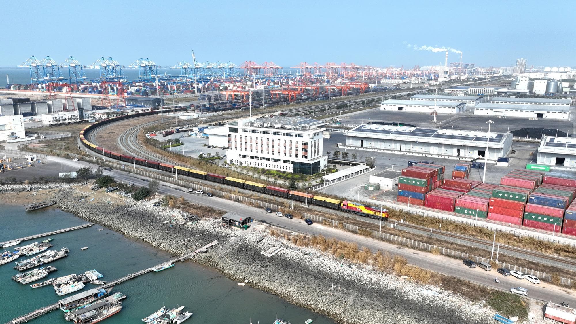 สินค้าไทยร่วมขบวนรถไฟ 'อาหารอาเซียน' บุกตลาดตรุษจีนในฉงชิ่ง