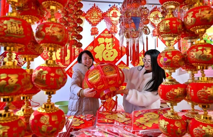 กลิ่นอาย 'ตรุษจีน' แผ่ทั่วจีน เตรียมรับปีใหม่คึกครื้น