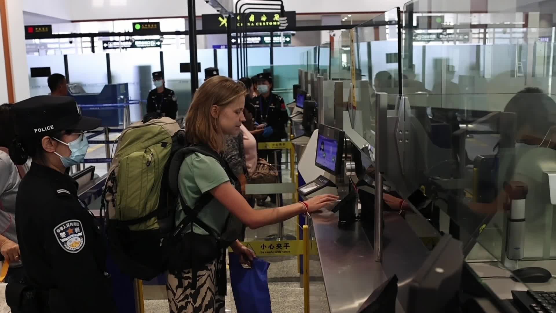 ทางรถไฟจีน-ลาวรับทัพนทท.ต่างชาติ สัมผัสเทศกาล ‘ตรุษจีน’ ของแท้ในจีน