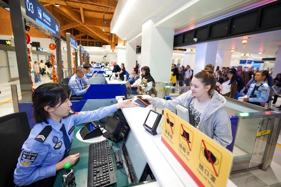 จีนเผยยอดเดินทางข้ามพรมแดน ช่วงหยุดตรุษจีน ทะลุ 17.7 ล้านครั้ง