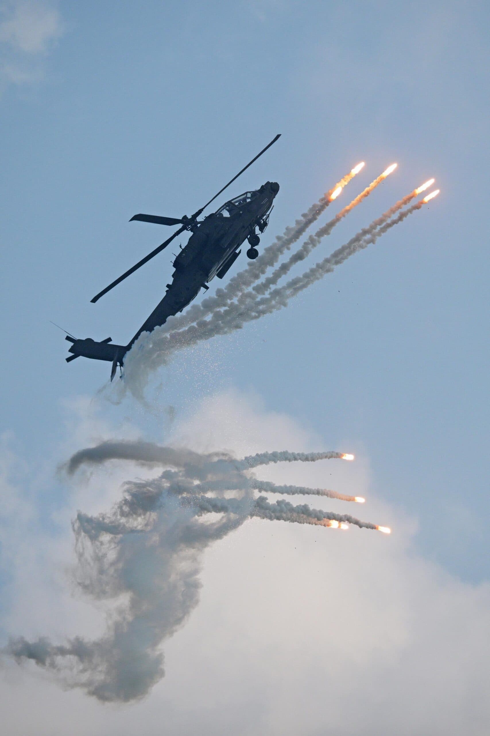 อากาศยานนานาชาติขึ้นบินโชว์รอบสื่อ ก่อนเปิด 'สิงคโปร์ แอร์โชว์