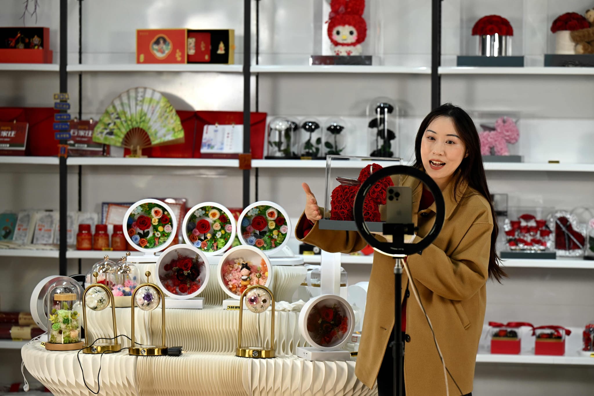 จีนเผย 'ยอดค้าปลีกออนไลน์' ในชนบทปี 2025 แตะ 3 ล้านล้านหยวน