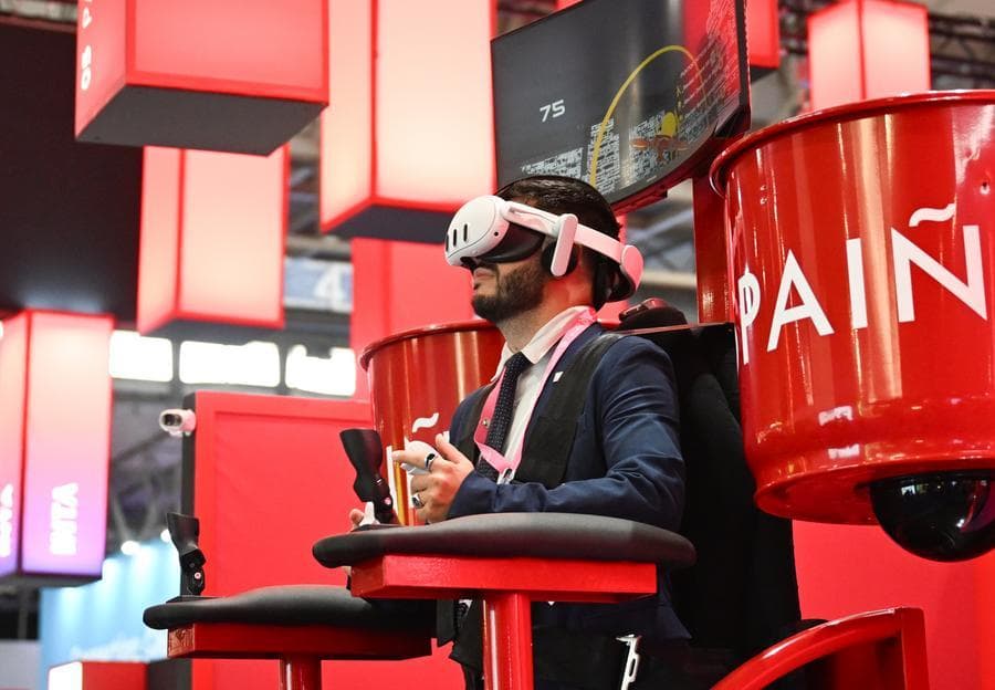 อุตสาหกรรมมือถือโลก แห่โชว์นวัตกรรม ก้าวสู่ยุคอัจฉริยะเต็มตัว