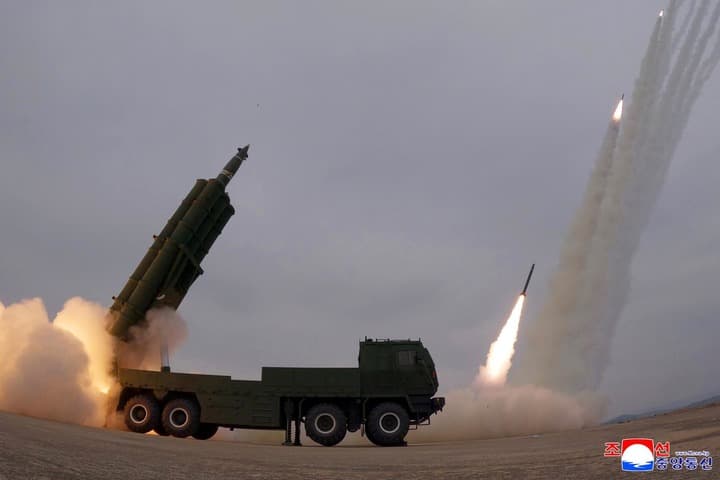 DPRK ซ้อมยิงจรวดโจมตีเป้าหมายบนเกาะไกลกว่า 364 กม.