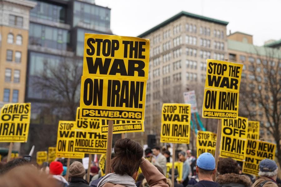 สหรัฐฯ ส่งเรือโจมตี-นาวิกโยธิน 2,500 นาย มุ่งหน้าตะวันออกกลาง