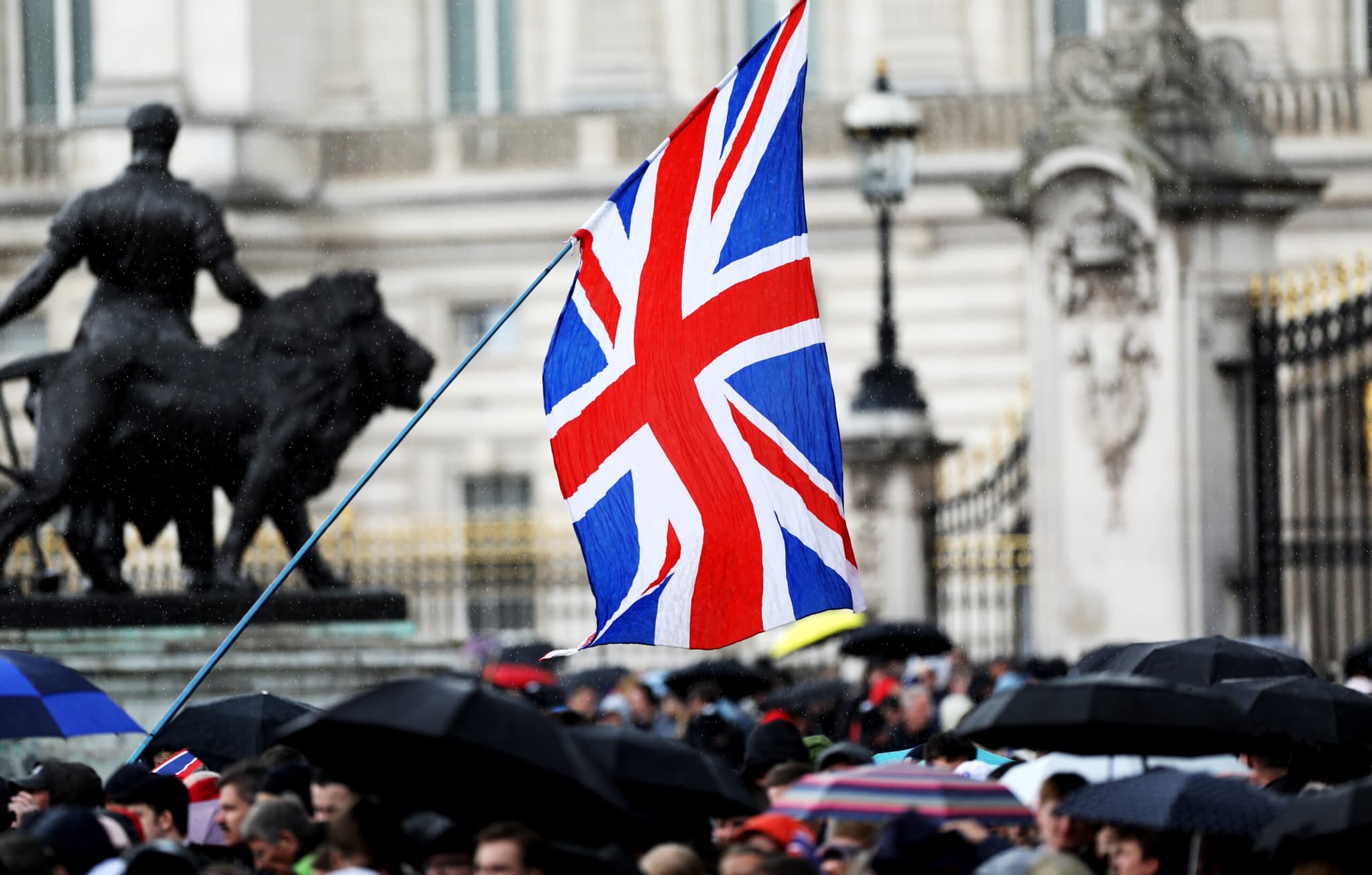 UK ไฟเขียวสหรัฐฯ ใช้ ‘ฐานทัพสหราชอาณาจักร’ โจมตีฐานขีปนาวุธที่ยิงเรือในช่องแคบฮอร์มุซ