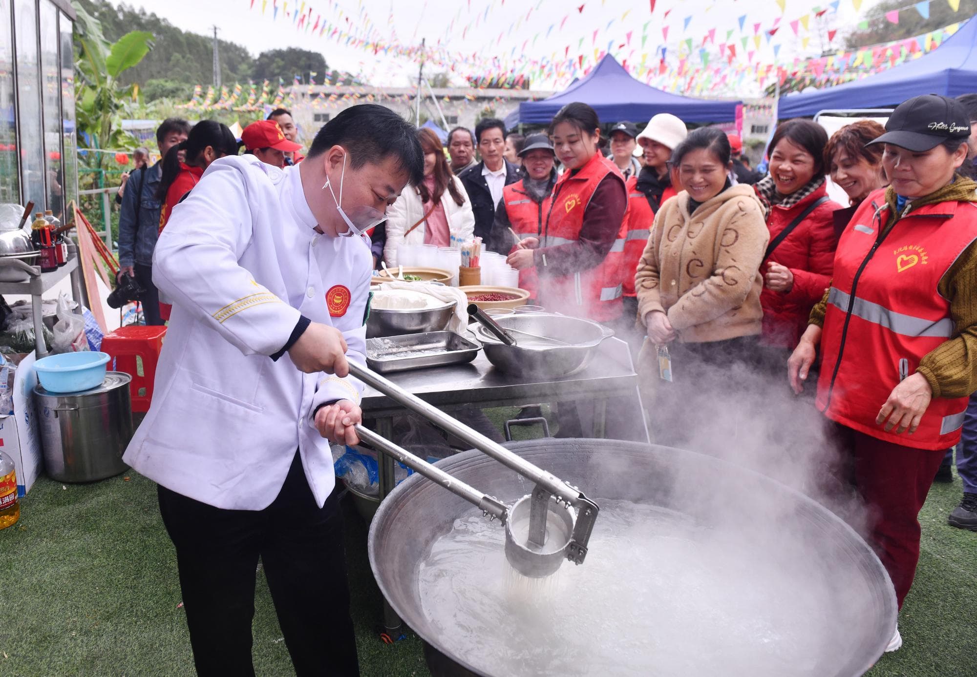 ชวนรู้จัก ‘บะหมี่ข้าวเซิงจ้า’ อาหารพื้นเมืองรสเด็ด ตำรับมรดกวัฒนธรรมในกว่างซี