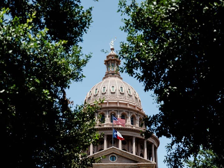 เหตุระเบิดรุนแรงที่โรงกลั่นน้ำมันในรัฐเท็กซัส ควันพุ่งสูง-สั่งปชช.อยู่ในบ้าน