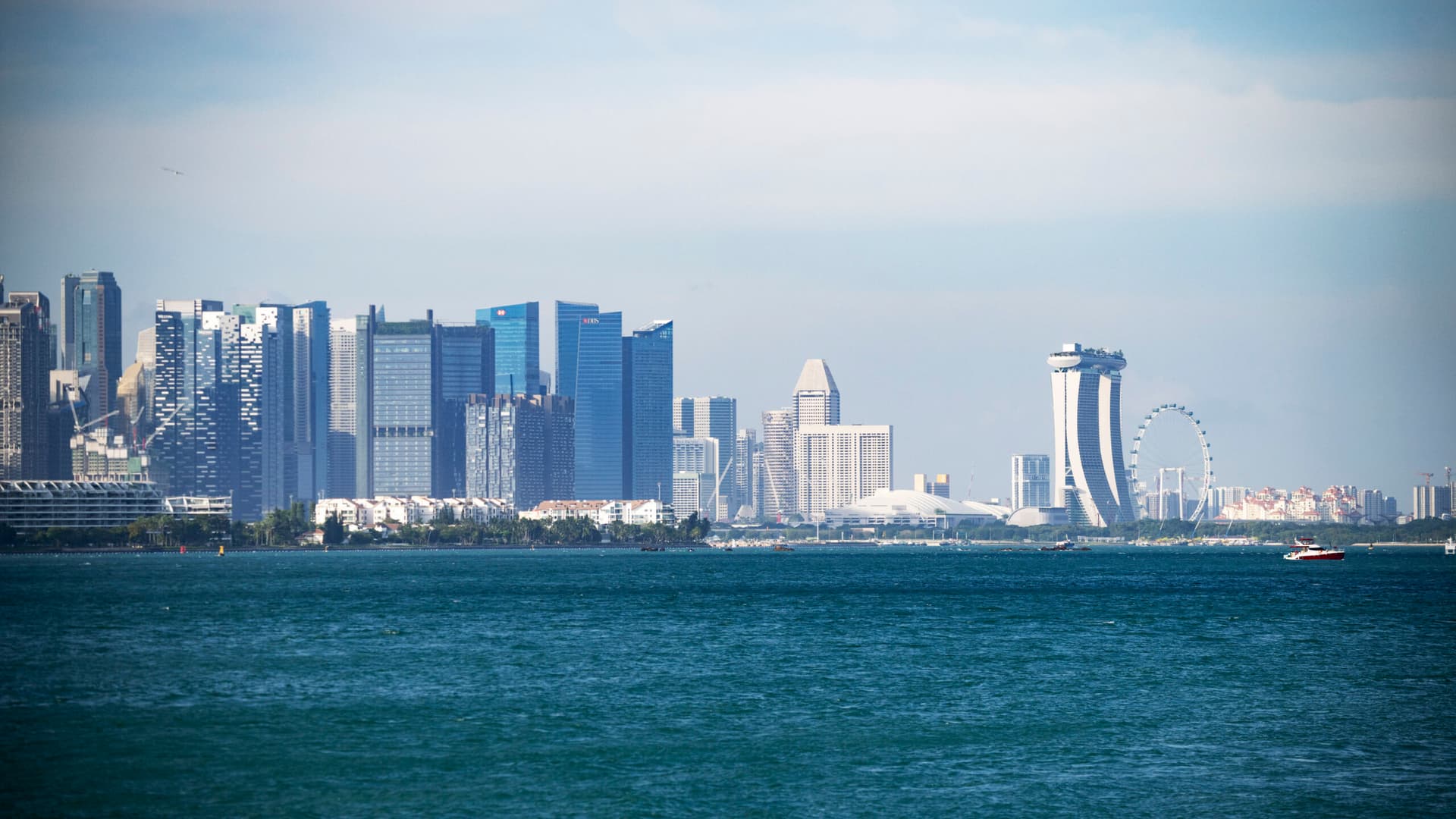 สิงคโปร์เตือน ‘ราคาไฟฟ้า’ สูงขึ้น แจงมาตรการรับมือของรัฐบาล