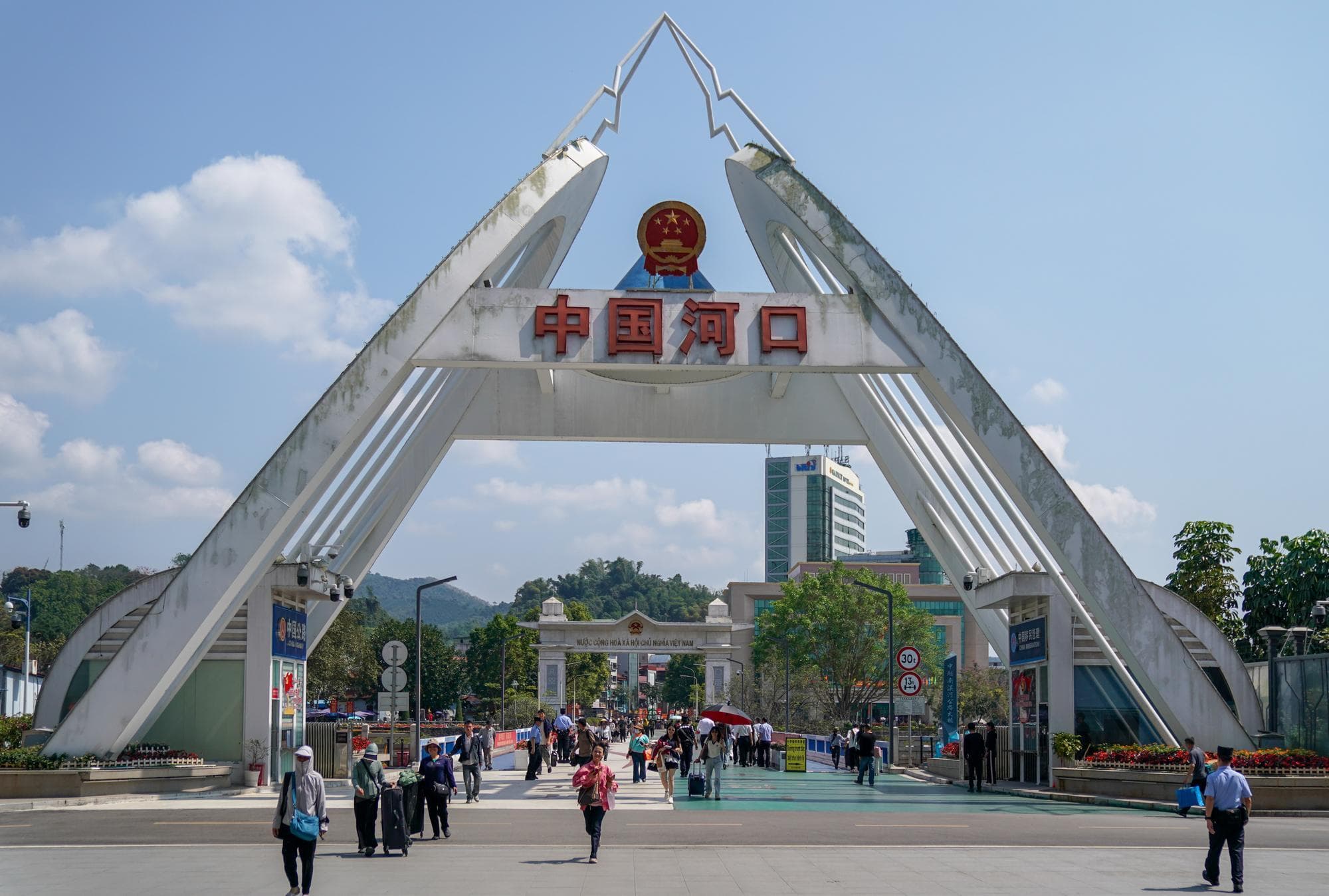 ความอุ่นใจข้ามพรมแดน ‘โรงพยาบาลชายแดน’ ในจีน รักษาผู้ป่วยจากประเทศเพื่อนบ้าน