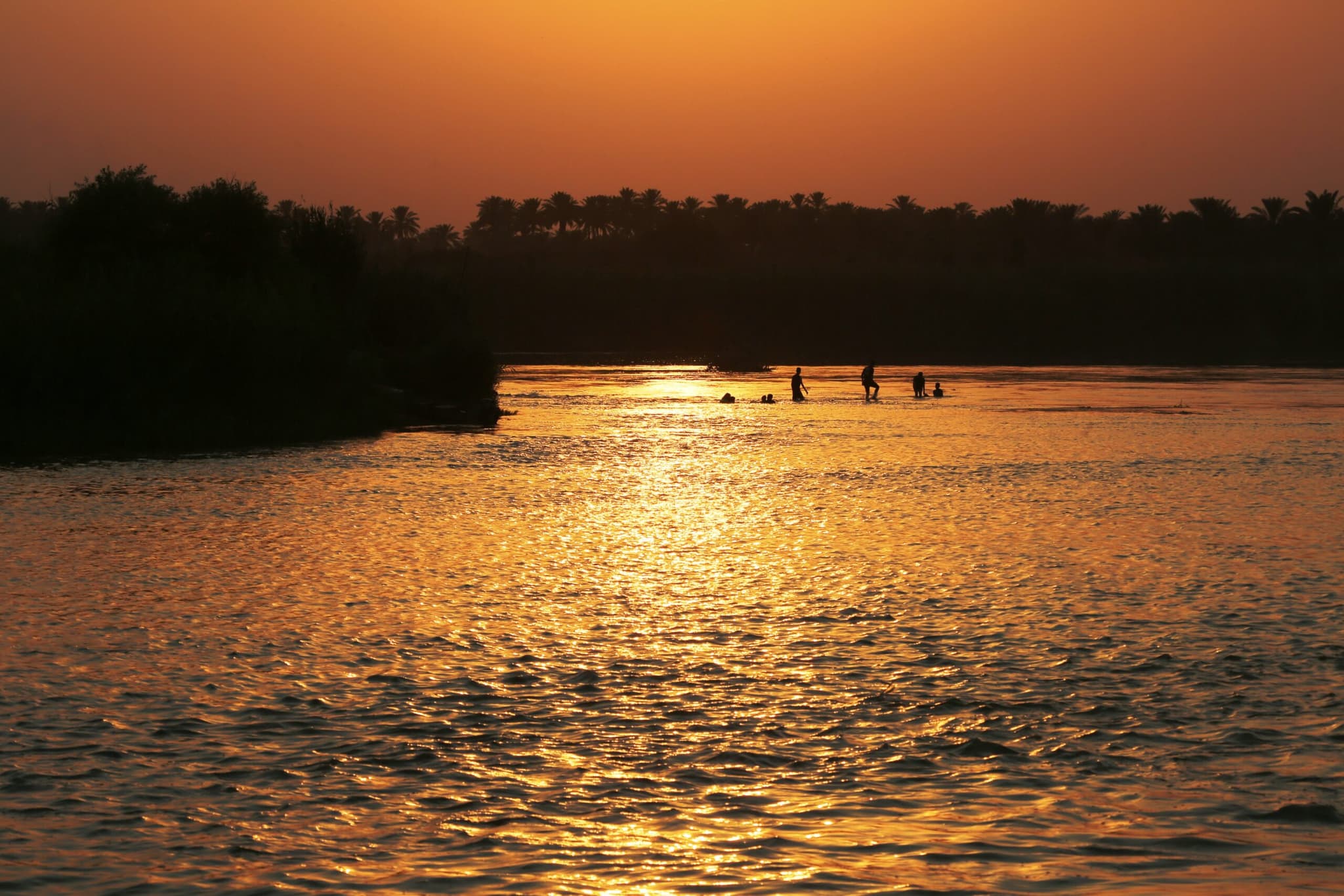 อิรักระงับการดำเนินงานท่าเทียบเรือน้ำมัน หลังเหตุโจมตีเรือบรรทุกน้ำมัน 2 ลำ