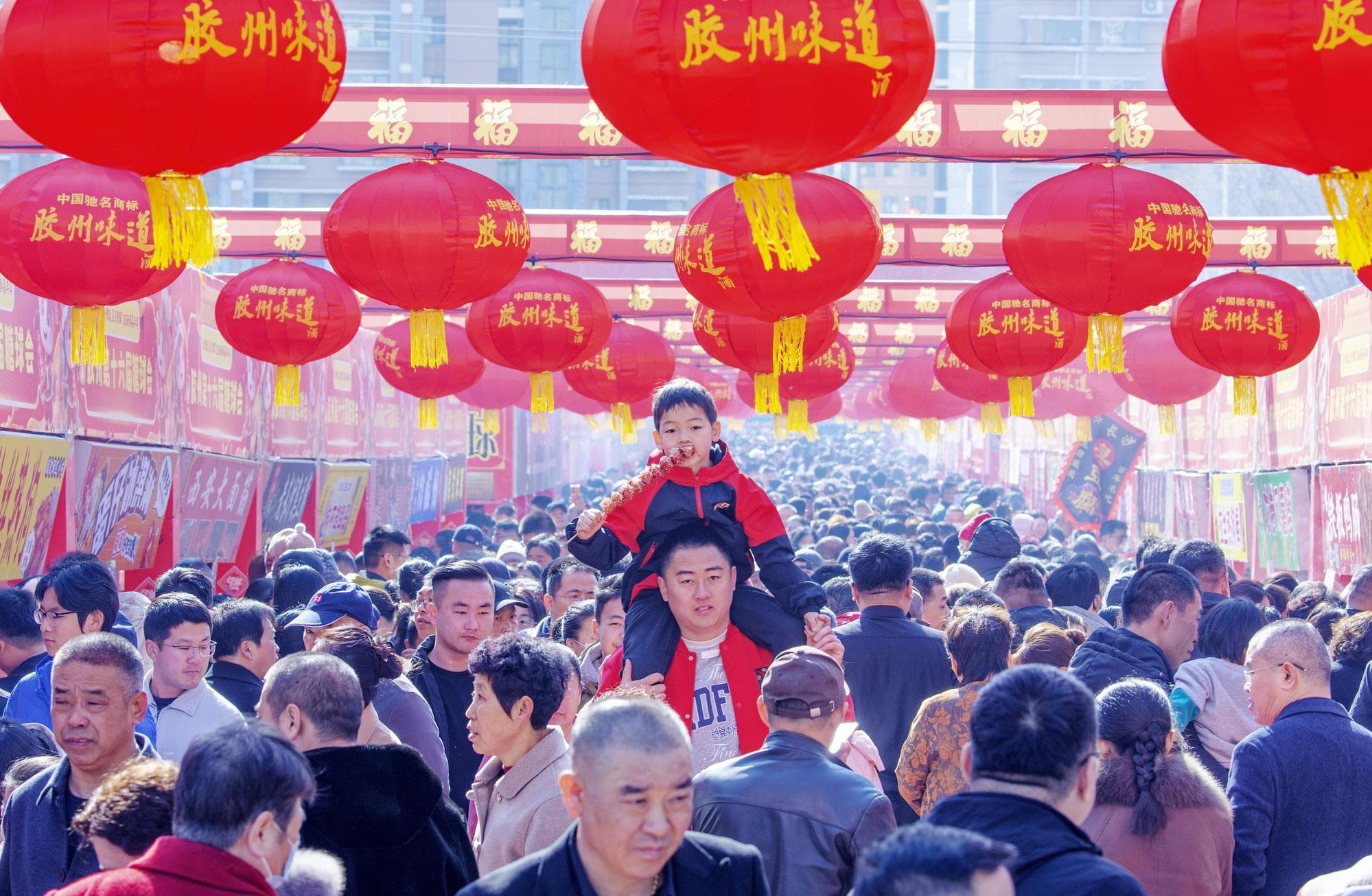 ประชุมโต๊ะกลมเศรษฐกิจจีน : จีนย้ำยกระดับ ‘ความเป็นอยู่ปชช.’ คือหัวใจสำคัญของการพัฒนา