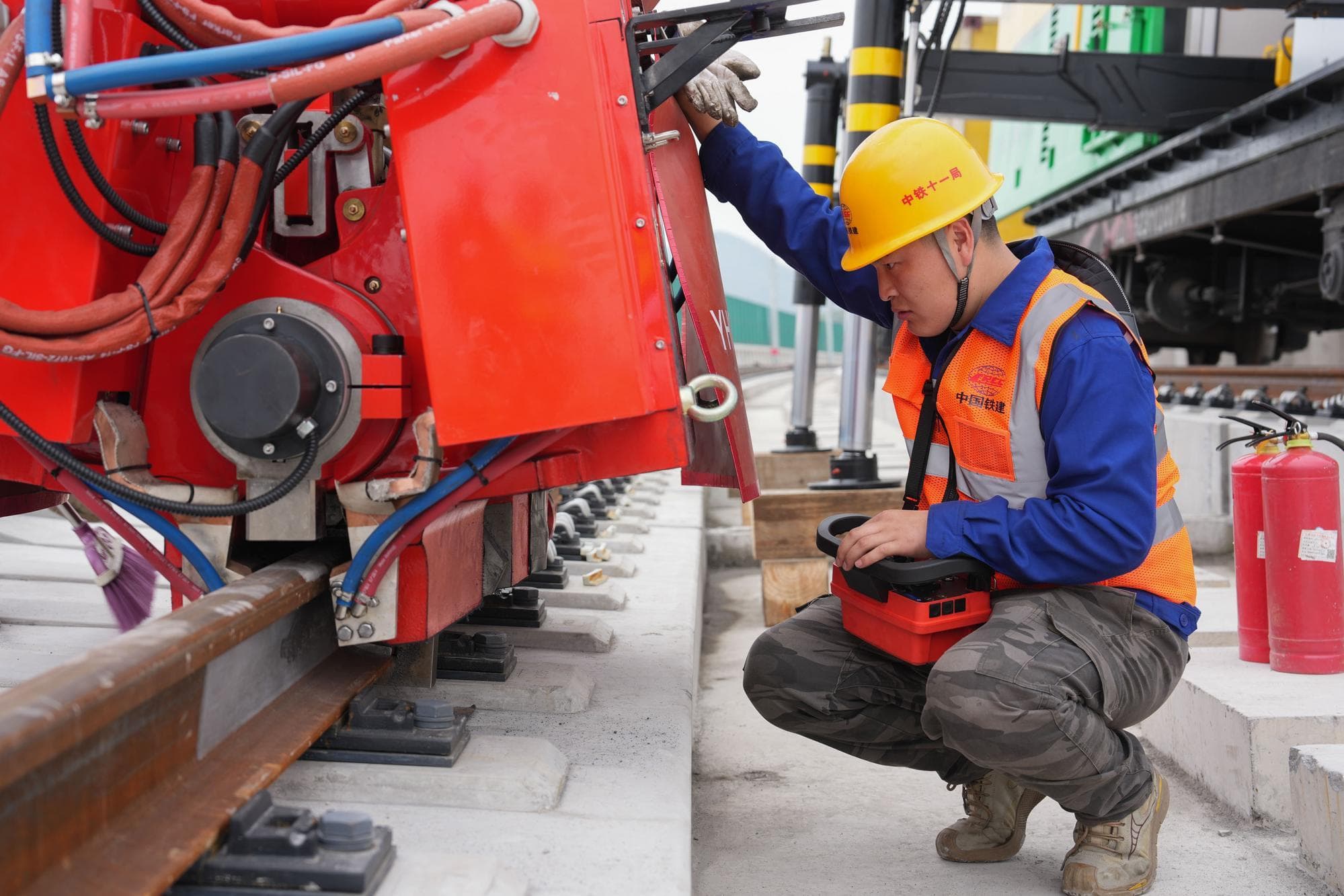 โครงการรถไฟในเจ้อเจียง ใช้งาน ‘เครื่องเชื่อมรางเหล็ก’ อัจฉริยะครั้งแรก