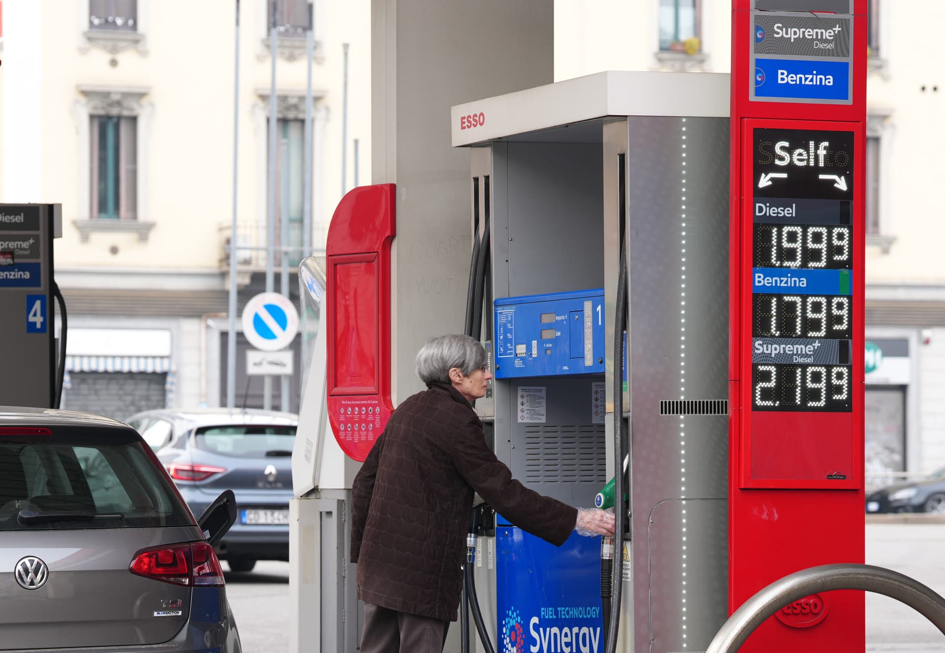 IEA เริ่มปล่อย ‘น้ำมันสำรองฉุกเฉิน’ ขั้นต้น รับมือวิกฤตพลังงานโลก