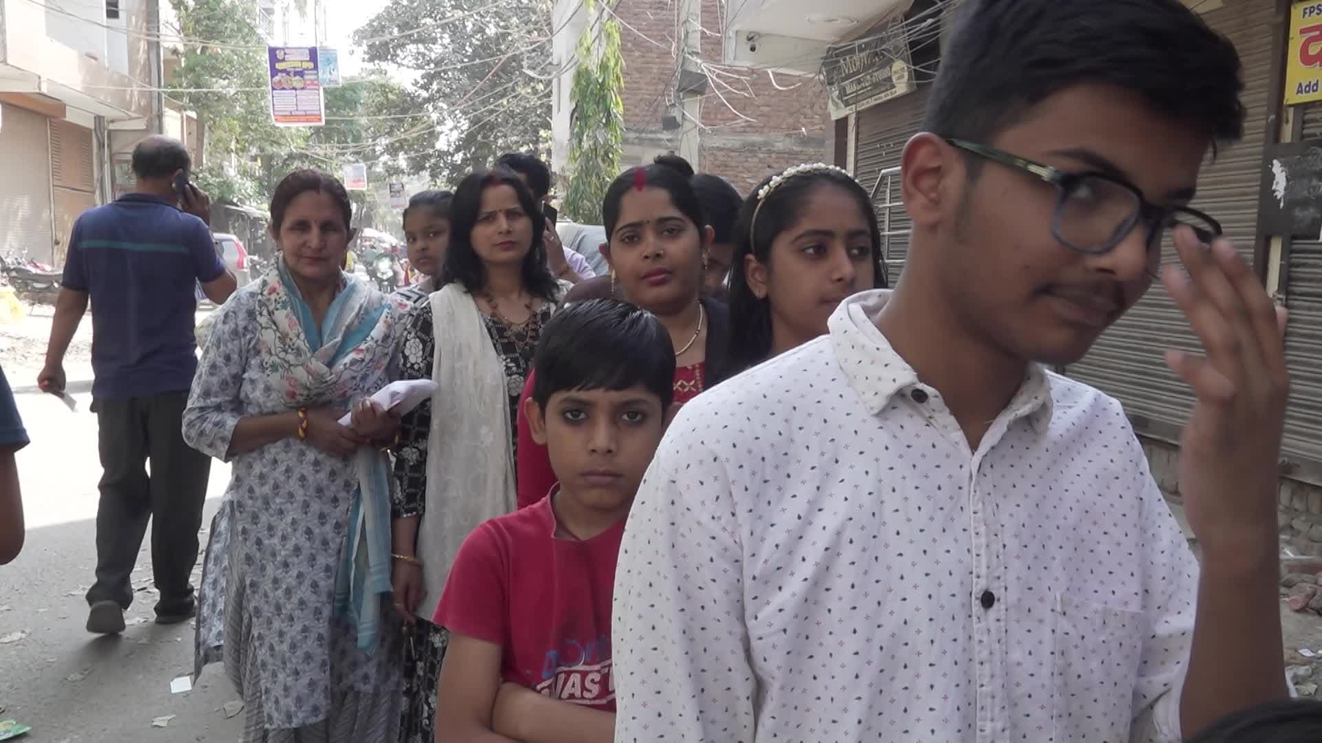 ชาวอินเดียแห่ซื้อตุน ‘ก๊าซหุงต้ม’ หลังเหตุขัดแย้งตะวันออกกลางทำอุปทานขาดแคลน