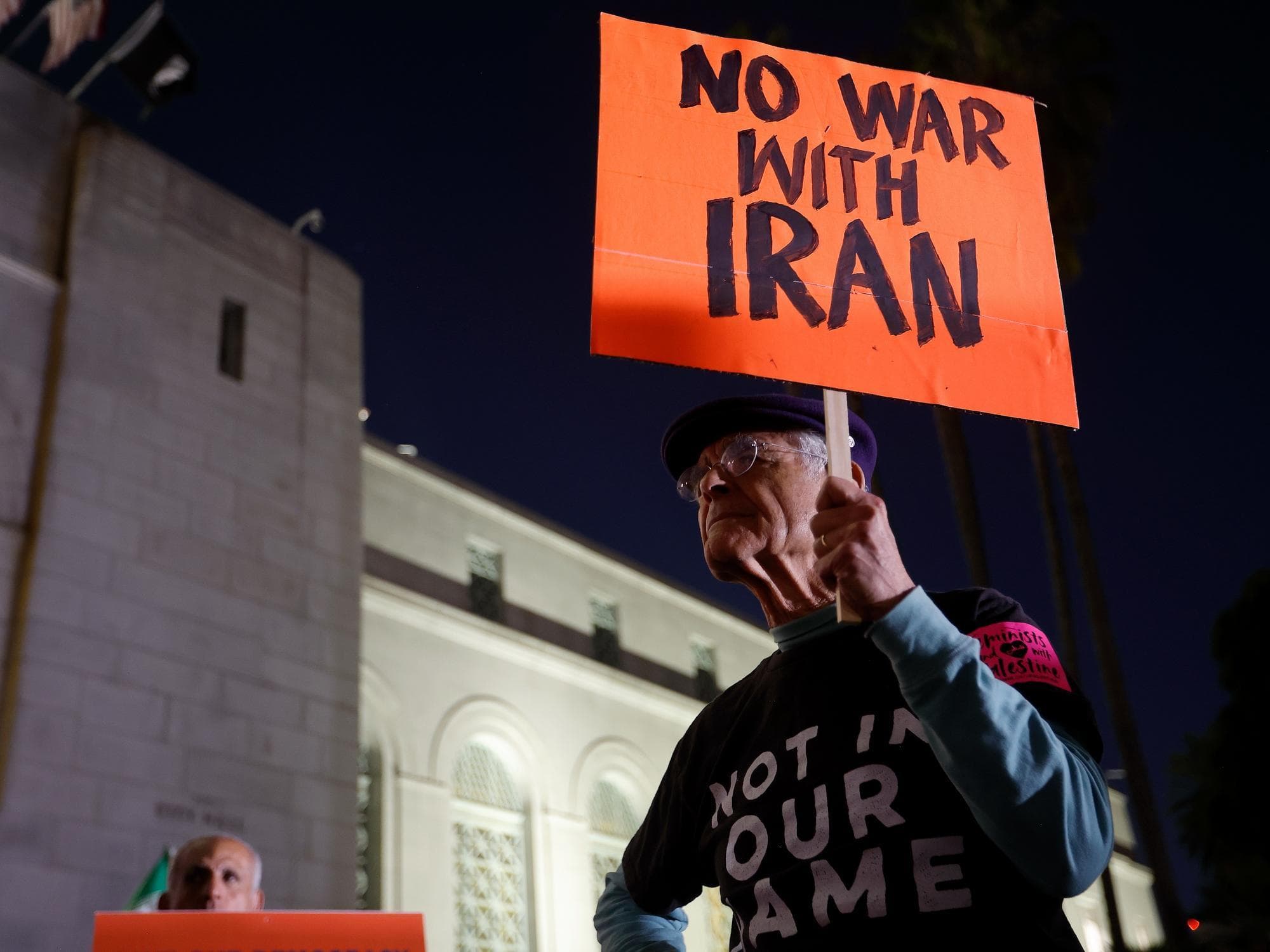 รมว.กต.อิหร่านซัดทรัมป์ ‘ทิ้งระเบิดใส่โต๊ะเจรจา’ หักหลังการทูต