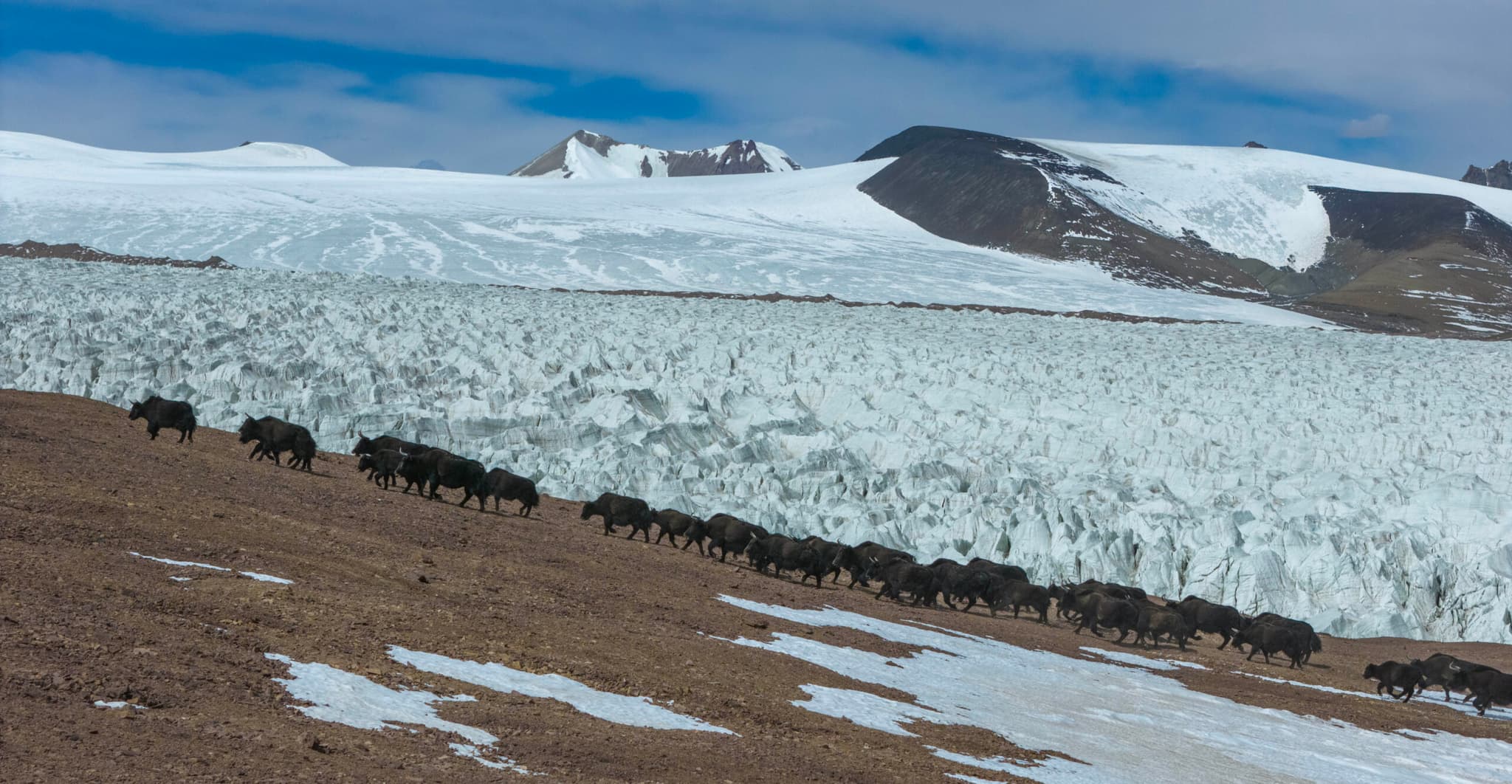 ธารน้ำแข็ง ‘จ้างเซ่อ กั่งรื่อ’ อวดโฉมตระการตาในซีจ้าง รับวันธารน้ำแข็งโลก