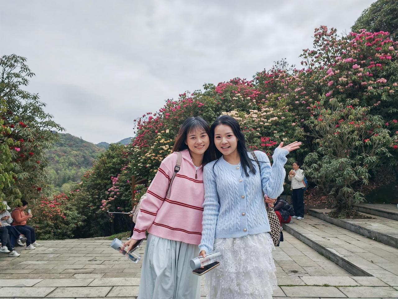 สายสัมพันธ์สองแผ่นดิน : สาวไทยประทับใจ ‘ดอกไม้’ ช่วยฟื้นฟูชนบทในกุ้ยโจว