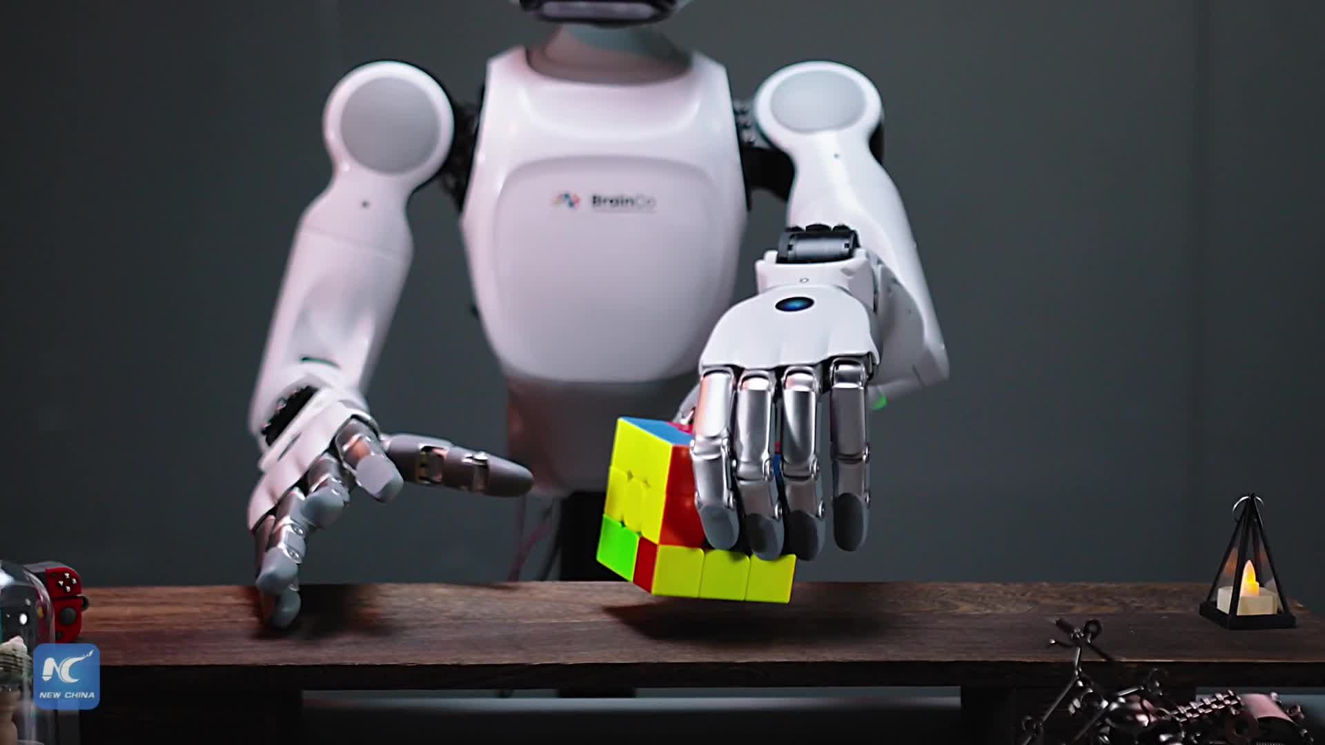 บริษัทจีนโชว์ ‘มือหุ่นยนต์’ รุ่นใหม่ ห้านิ้วเคลื่อนไหวคล่องแคล่ว