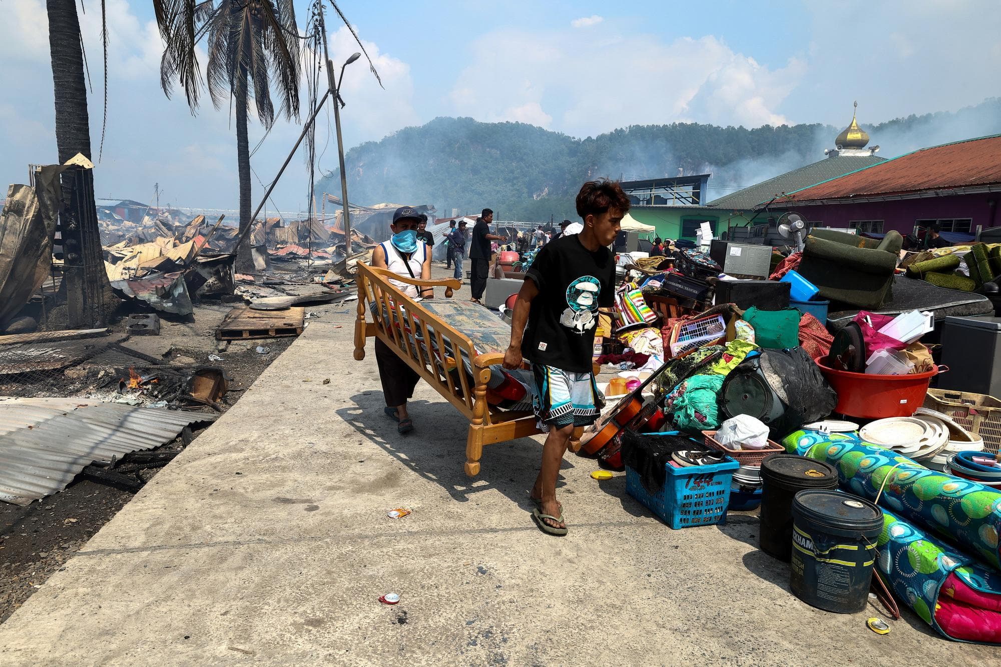 เหตุไฟไหม้ใหญ่ในมาเลเซีย เผาบ้านเรือนริมทะเลราว 1,000 หลัง