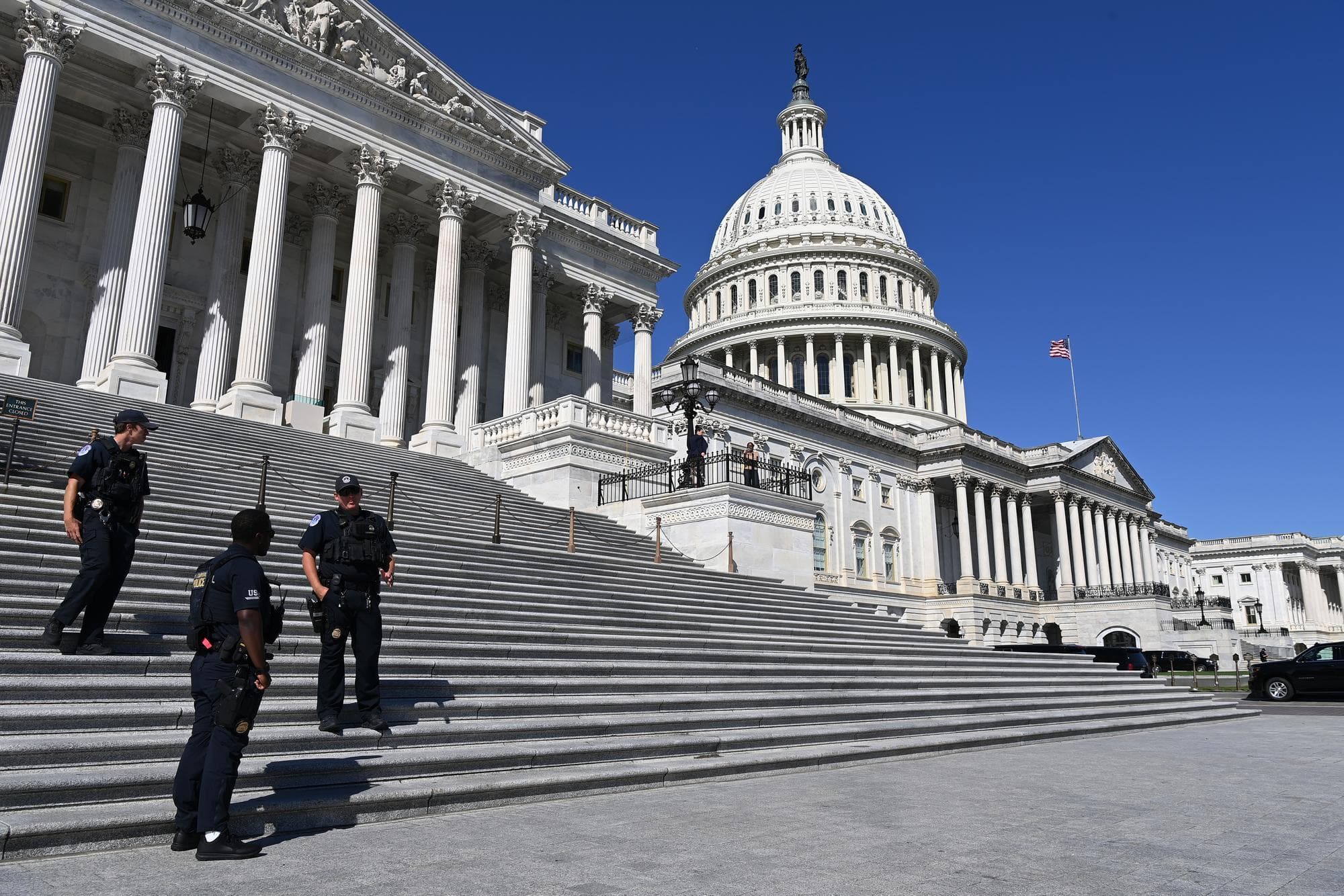 สหรัฐฯ ส่งตัว ‘ผู้หลบหนีความผิด’ พัวพันคดียาเสพติดกลับจีน