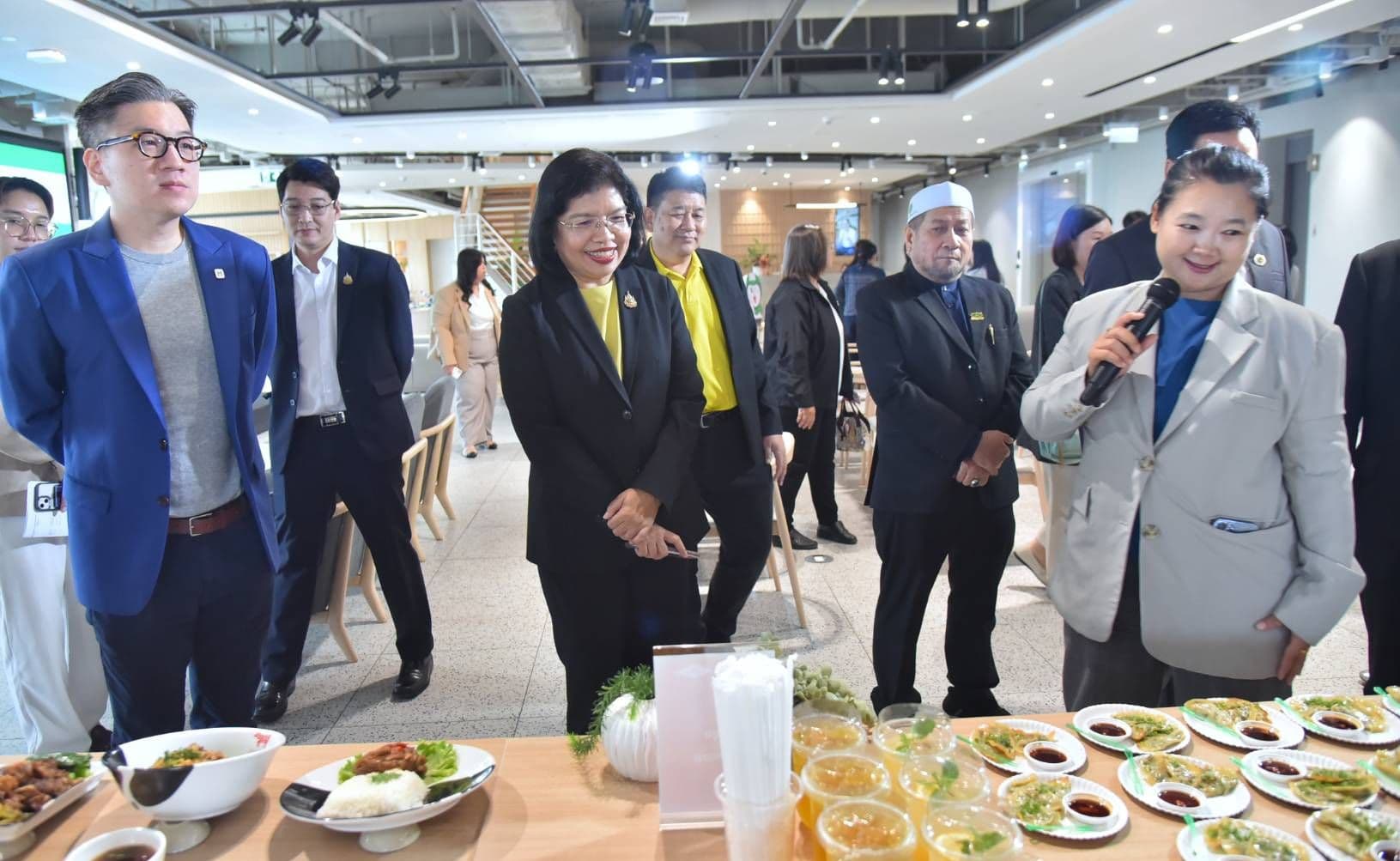 กรมพัฒนาธุรกิจฯ ลงนาม MOU ร่วมกับคณะกรรมการกลางอิสลามฯ และ LINE MAN Wongnai เปิดตลาดใหม่กลุ่มลูกค้าชาวมุสลิม เสิร์ฟร้านอาหารฮาลาลบนแพลตฟอร์มดิจิทัล